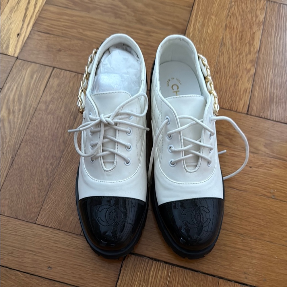 Inspi Ch…. Brand new Chic White and Black Women's Shoes size 39 europe
